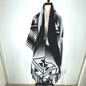 Express Southwestern Poncho Geometric Tribal Knit Fringe Wrap Shawl OS Festival